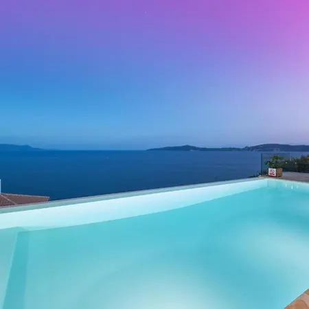Xeni Villa